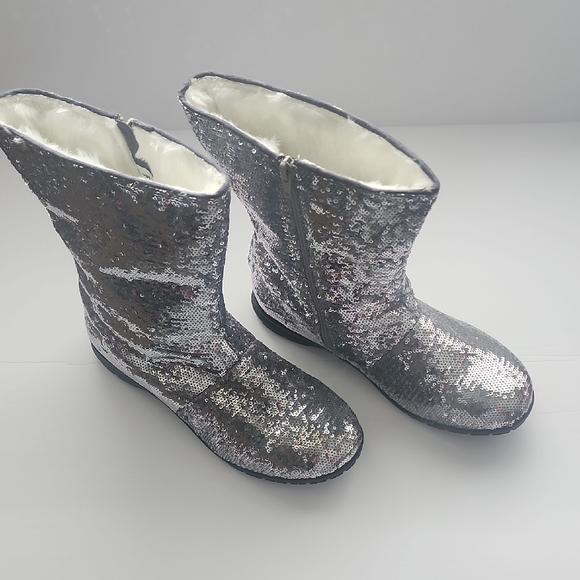 Joan Boyce Glittering Silver Winter Boots - Picture 2 of 11